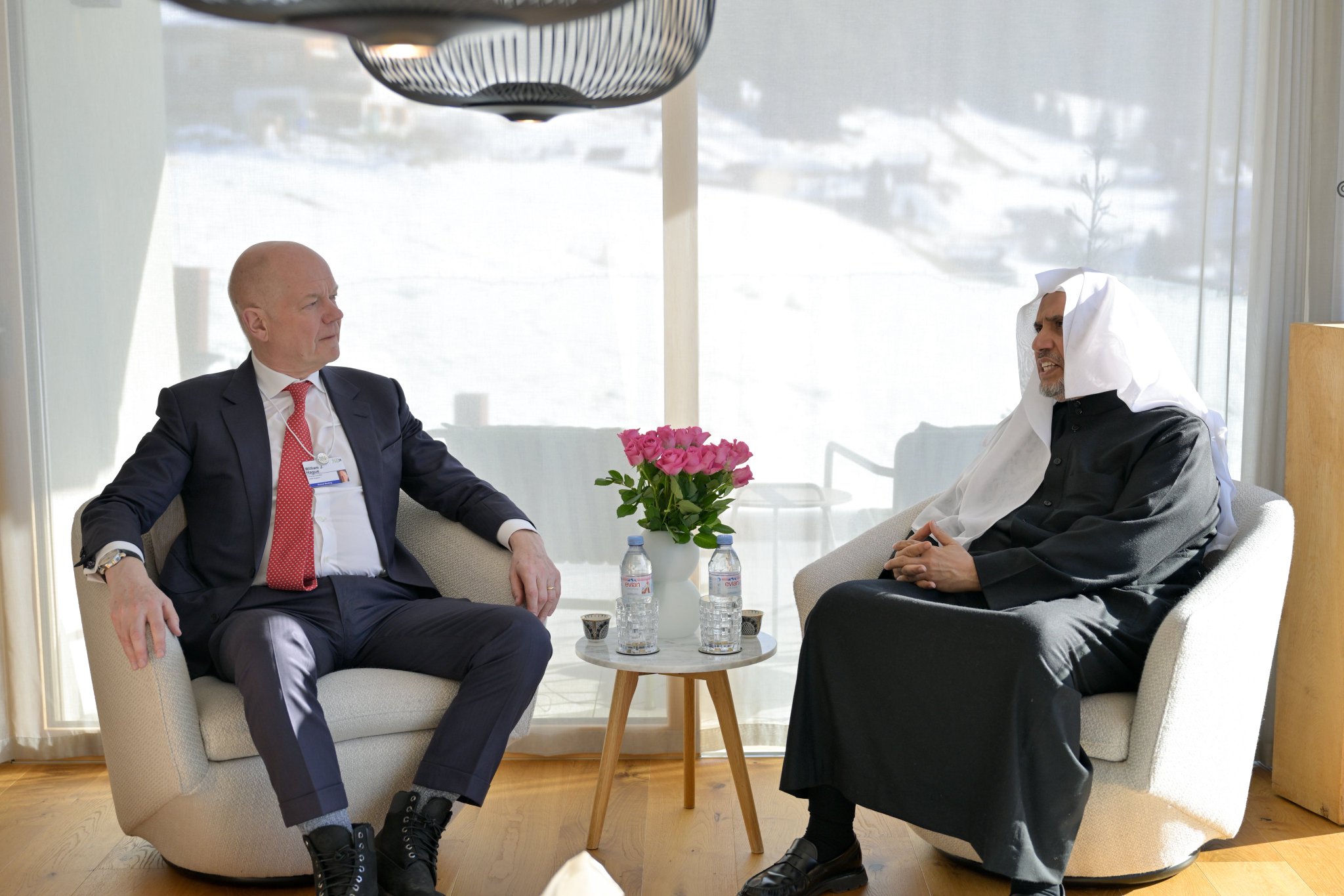 H.E. Sheikh Dr. Mohammed Al-Issa, Secretary-General, met at his residence with the current Chancellor-elect of the University of Oxford, Mr. Lord William Hague