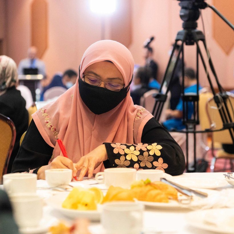 Dr. Al-Issa Explains True Islam in Malaysia