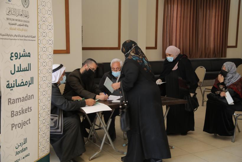 The MWL in Jordan distributes Ramadan Iftar coupons for Syrian refugees