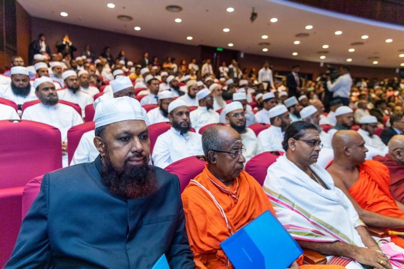 رابطة العالم الإسلامي تطلق من كولومبو قمة وئام الأديان.. والقيادة السريلانكية تثمن المبادرة