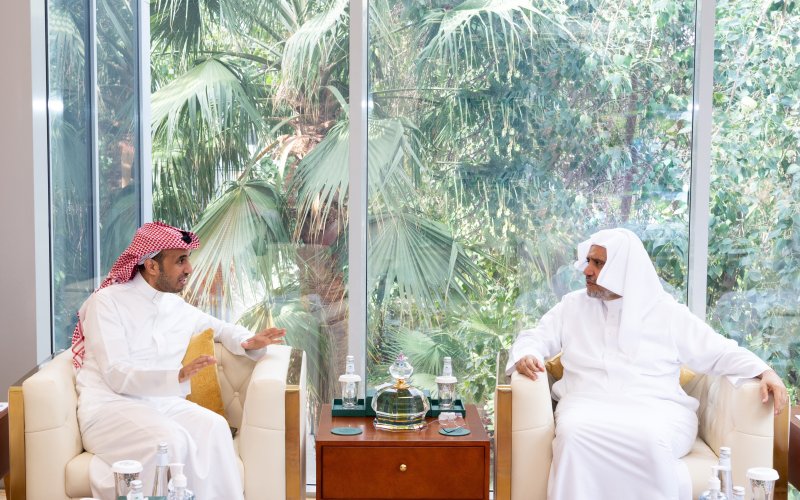 Yang Mulia Sekretaris Jenderal LMD, Syekh Dr. Mohammed Al-issa    bertemu dengan Yang Mulia Tuan Mamdouh AlMuhaini, Direktur stasiun TV AlArabiya dan AlHadath