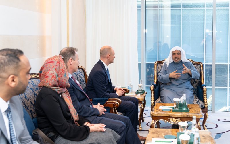 At the Muslim World League branch office in Riyadh, His Excellency Sheikh Dr. Mohammed Alissa, Secretary-General of the MWL and Chairman of the Organization of Muslim Scholars, met with His Excellency Mr. Miles Hansen