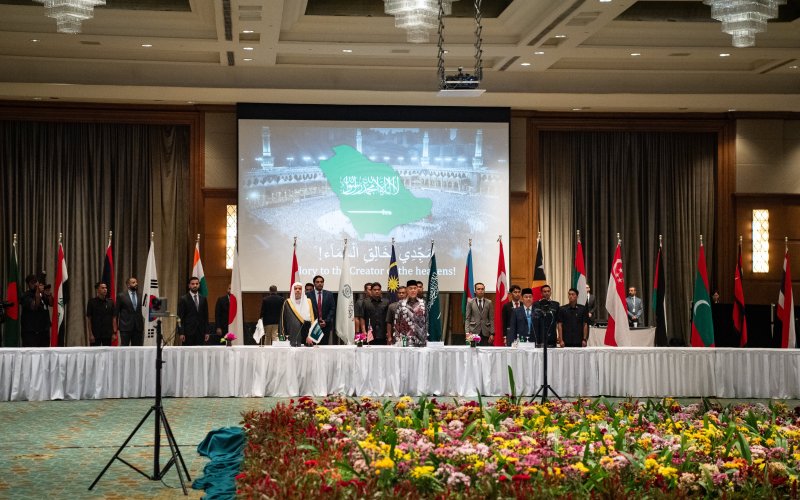 e Secrétaire général, cheikh Mohammed Al-Issa, accompagné du Vice-Premier ministre malaisien, a inauguré le « Conseil des savants de l'ASEAN »