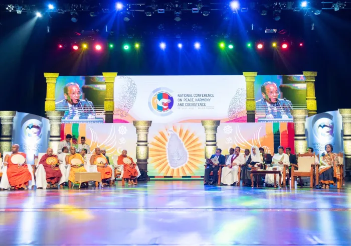 رابطہ عالم اسلامی  نے سری لنکا میں منعقدہ  بین المذاہب امن سربراہ کانفرنس میں دہشت گردی سے متاثرہ افراد کے لئے چیریٹی فنڈ کا اعلان کیا