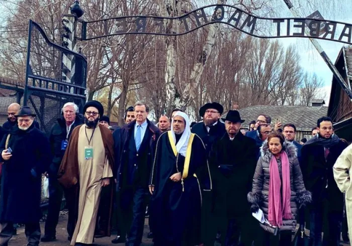 Shoah : le dirigeant de la Ligue islamique mondiale à Auschwitz pour les 75 ans de la libération du camp