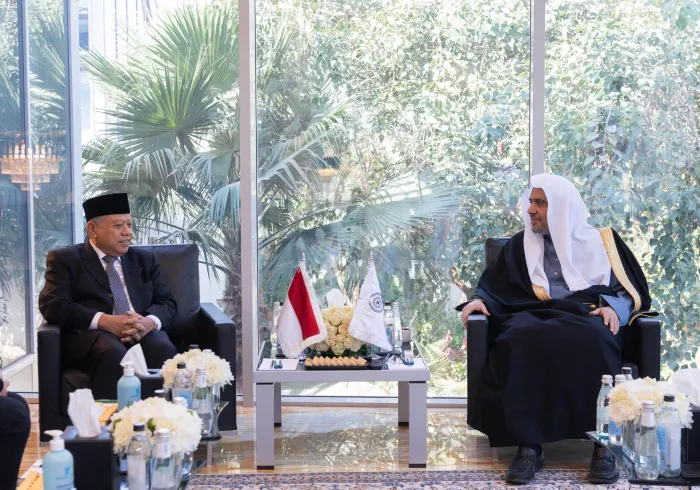 Siang hari ini, Yang Mulia Syekh Dr. Mohammed AlIssa bertemu dengan Yang Mulia Duta Besar Republik Indonesia di Kerajaan Arab Saudi, Dr. Abdulaziz Ahmad