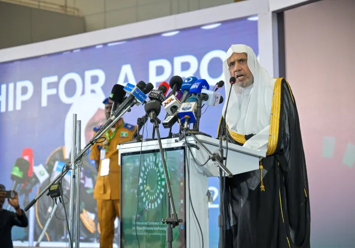 Syekh Dr. Mohammed Al-Issa , meluncurkan inisiatif LMD untuk Perdamaian Sosial di Afrika Barat, di ibu kota Nigeria, "Abuja", melalui Konferensi Internasionalnya: "Keberagaman dan Perdamaian Sosial... Kemitraan demi Masa Depan yang Menjanjikan"