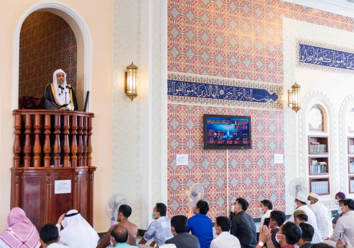 Suite à une demande des responsables musulmans cambodgiens Mohammad Alissa effectue le sermon du Vendredi dans la grande mosquée de la capitale Phnom Penh sur le rôle de la composante islamique dans la société nationale.