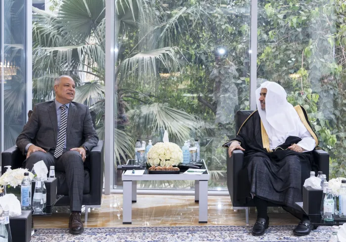 Mohammad Alissa a reçu Khaled Khalifa le conseiller du Haut Commissaire, des Nations Unies pour les Réfugiés, pour traiter du dossier des déplacés et des réfugiés dans le monde, ainsi que d’autres projets existants et futurs entre les deux organisations.