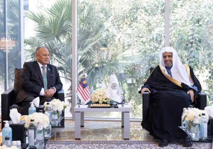 Hari ini, Yang Mulia Syekh Dr.Mohammed AlIssa bertemu dengan  Yang Mulia Duta Besar Kerajaan Malaysia di Arab Saudi, Bpk. Abdul Razzaq bin Abdul Wahab. Dalam pertemuan itu, mereka membahas beberapa isu yang menjadi kepentingan bersama.