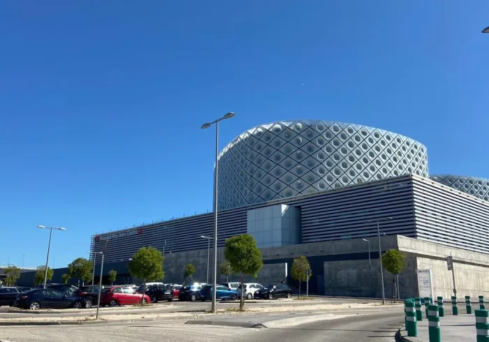 قدمت ⁧‫رابطة العالم الإسلامي‬⁩ الدفعة الثالثة من دعمها الطبي لعدد من المنشآت الصحية بمدينة ⁧‫مدريد‬⁩.