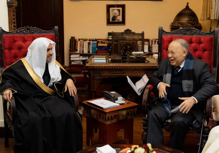 أصدر رئيس المجلس الفرنسي للدين الإسلامي، وعميد مسجد ⁧‫باريس‬⁩ الكبير د. دليل أبوبكر اليوم بياناً صحفياً شكر فيه معالي الشيخ د. ⁧‫محمد العيسى‬⁩ على جهوده العالمية في بيان وسطية الإسلام