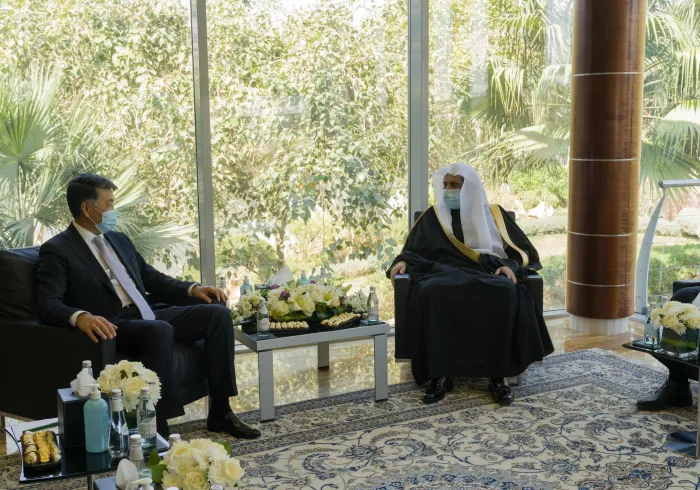 عزت مآب شیخ ڈاکٹر محمد العیسی نے اپنے ریاض مکتب میں مملکت میں متعین جمہوریہ قازقستان کے سفیر جناب بیریک ارین سے ملاقات کی