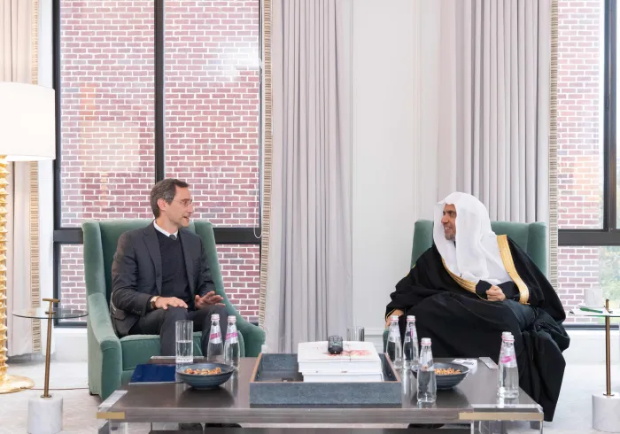 Cheikh Mohammad AIissa a rencontré à Washington le premier assistant du Secrétaire d’Etat américain pour les Affaires du Proche-Orient, M. Joey Hood afin de traiter d’un certain nombre de sujets d’intérêt commun.