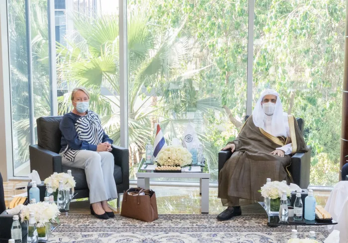 عزت مآب شیخ ڈاکٹر محمد العیسی نے آج سعودی عرب میں ہالینڈ کے سفیر محترمہ جانٹ البیڈا سے ملاقات کی