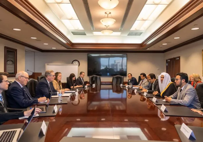 Le comité de la rédaction du journal officiel "Desert Utah" a reçu  le D.Mohammad Alissa pour un dialogue général au cours duquel le Conseil a exprimé sa satisfaction quant à la teneur et la qualité de la rencontre.