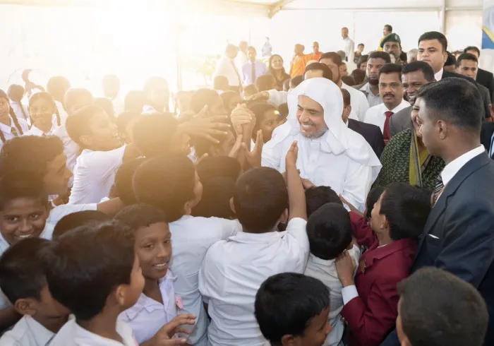 La Charte Mecque énonce que l'incompréhension et l'ignorance sont une source de conflits entre les peuples.