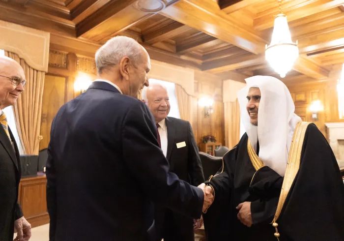 Sur invitation officielle le D.Mohammad Alissa a visité le siège principal des mormons à Utah où il a rencontré leur responsable pour un dialogue autour des ponts relationnels  entre les adeptes des religions des cultures pour  la paix l’harmonie.