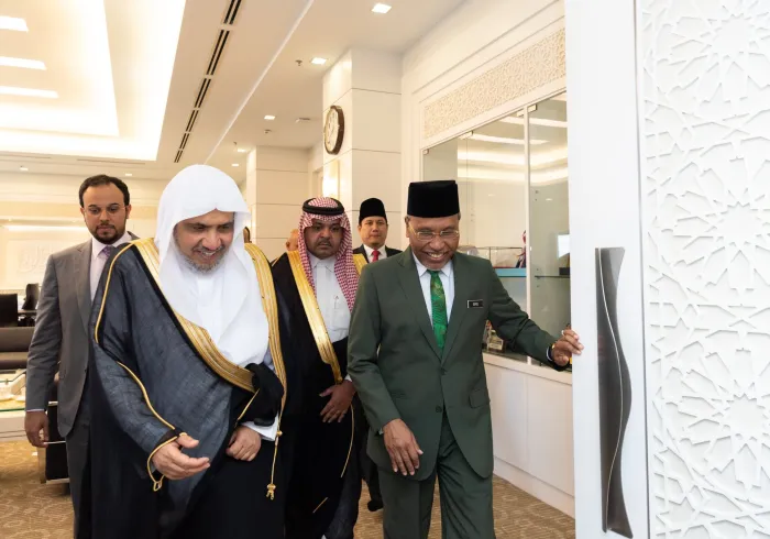 Mohammad Alissa est arrivé avec une importante délégation de la LIM à Kuala Lumpur où il a été accueilli par des représentants ministériels et des responsables du protocole malaisien.