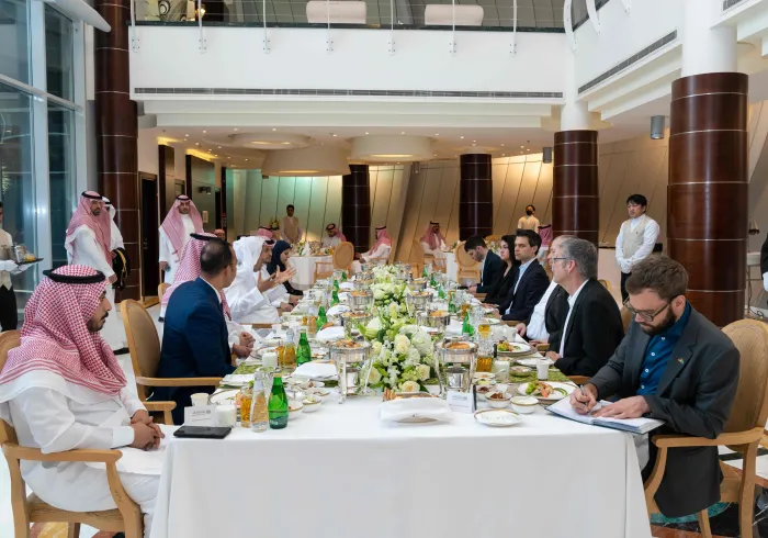 شیخ ڈاکٹر محمد العیسی نے اپنے ریاض دفتر میں کرسچن ڈیموکریٹک یونین،سوشل ڈیموکریٹک پارٹی، گرین پارٹی اور متبادل پارٹی برائے جرمنی پر مشتمل ایک جرمن پارلیمانی وفد سے ملاقات کی