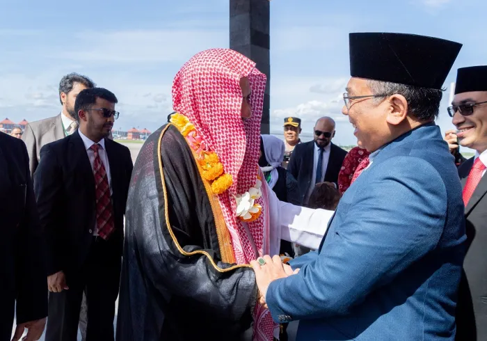 Mohammad Alissa est arrivé à Bali, lieu du Sommet du G20 de cette année pour présider le Sommet du Groupe des   Religions SommetR20. Il a été reçu par le Gouverneur de Bali