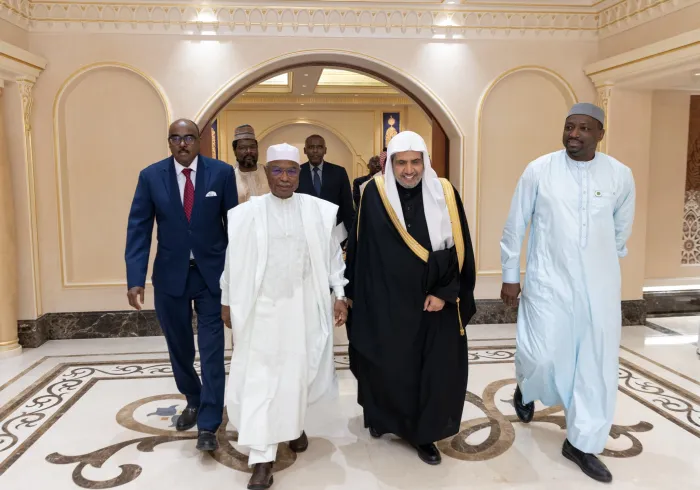 Syekh Dr.  Mhmd Alissa  bertemu dengan Sekjen Organisasi Kerjasama Islam, Tuan Hissein Brahim Taha, yang didampingi oleh Sekretaris Akademi Fiqh Islam Internasional OKI, Prof. Dr. Koutoub Sano, di kantornya di Makkah. Mereka membahas sejumlah topik yang menjadi kepentingan bersama.