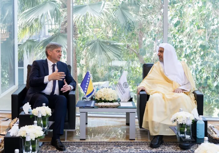 Di kantor LMD di Riyadh, Yang Mulia Sekretaris Jenderal LMD, Ketua Asosiasi Ulama Muslim, Syekh Dr.Mohammad Al-issa menerima Yang Mulia Ketua DPR Republik Bosnia & Herzegovina, Dr. Denis Zvizdic, dan delegasi pendampingnya.