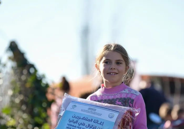 La Charte de LaMecque souligne qu'il est de la plus haute responsabilité des États et des organisations internationales de veiller au bien-être des enfants, à leur santé et éducation. La LIM a parrainé des projets pour soutenir les enfants dans le besoin à travers le monde.