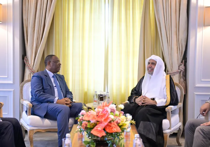 ‏التقى معالي الأمين العام، رئيسُ هيئة علماء المسلمين، فضيلةُ الشيخ د.⁧‫محمد العيسى‬⁩ ‬⁩، "في مقر إقامة فضيلته" بمدينة “نيويورك"، فخامة رئيس جمهورية السنغال السابق، السيد ماكي سال