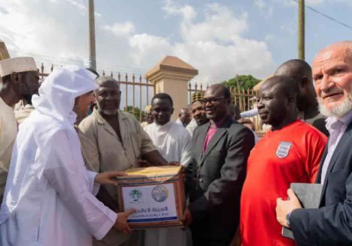 La LIM se consacre pleinement à la construction d'un monde plus pacifique et plus égalitaire grâce à ses efforts humanitaires comme l'aide alimentaire, les parrainages d'orphelins et la construction de puits pour les populations en difficulté.