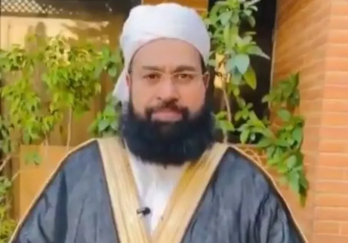 رئيس مجلس علماء باكستان الشيخ طاهر أشرفي  : نقول للملشيات الحوثية ومن يقف معهم ويؤيدهم ويدعمهم ، إستهدافكم لمكة المكرمة والمدينة المنورة بالصواريخ والمسيرات تجاوز خطير