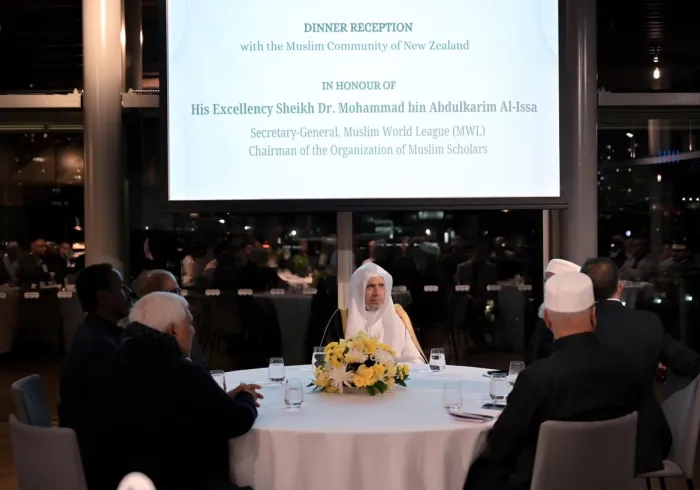 Yang Mulia Sekretaris Jenderal LMD sekaligus Ketua Organisasi Ulama Muslim, Syekh Dr. Mohammed Al-Issa  , bertemu dengan para pimpinan Federasi Asosiasi Islam serta Majelis Ulama Selandia Baru di kota "Auckland", Selandia Baru.