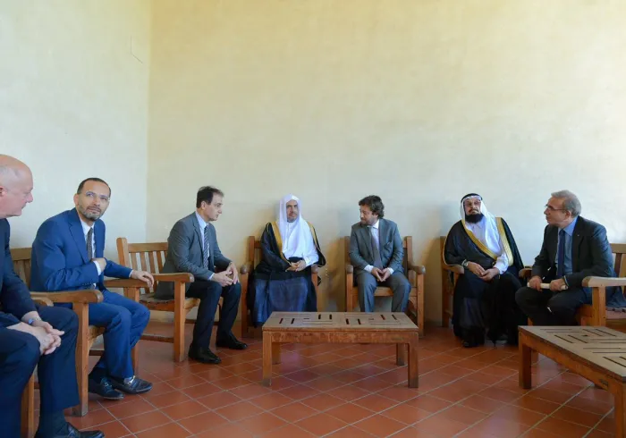 L’Université européenne pour les études supérieures en Italie affiliée au à l’Union Européenne reçoit le SG de la LIM