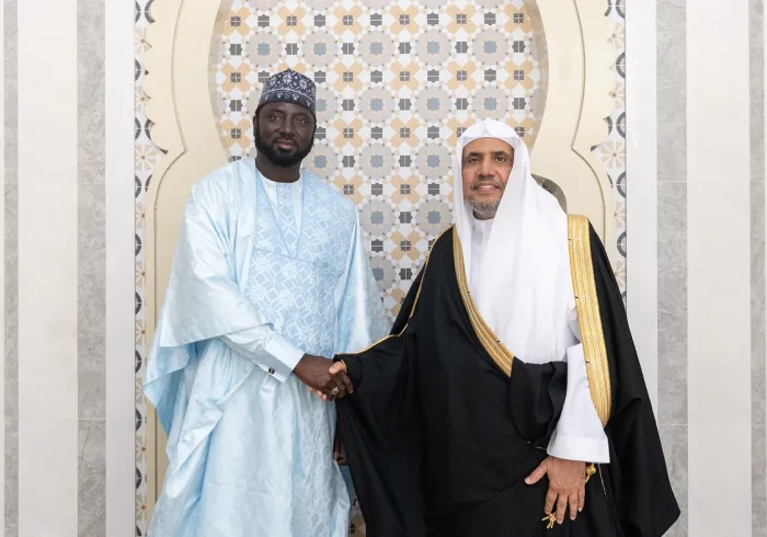 Yang Mulia Menteri Luar Negeri Gambia, Mr. Dr. Mamadou Tangara bertemu dengan Yang Mulia Sekretaris Jenderal Sheikh Dr. Muhammad Al-Issa di ibukota, Banjul