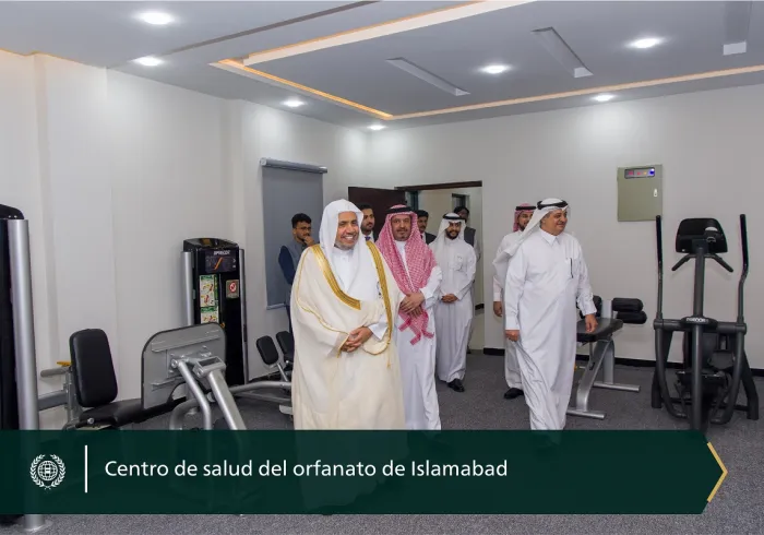 Foto de la celebración del Sheij Mohammed Al-Issa, SG de la LMI, en la festividad del Aid El Fitr en el orfanato Ali bin Abi Talib en Pakistán, que cuenta con cerca de 4600 huérfanos: