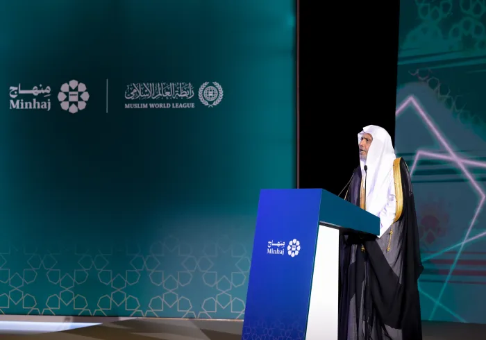 اینجا… جایی است که صفحه‌ای تازه از اعتماد و مرجعیت شرعی در فضای دیجیتال اسلامی گشوده شد؛ آغازِ کارِ اپلیکیشن «مِنهاج»: