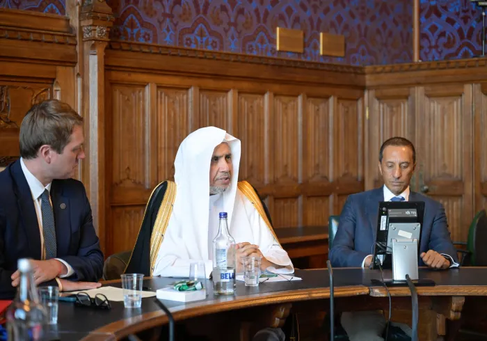 پارلمان بریتانیا در مقر خود در پایتخت، لندن، میزبان نشستی با جناب دبیرکل و رئیس انجمن علمای مسلمان، آقای دکتر شیخ محمد العیسی بود