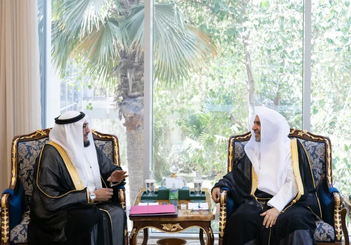 Yang Mulia Sekretaris Jenderal LMD, Ketua Organisasi Ulama Muslim, Syekh Dr. Mohammed Alissa , menerima kunjungan Yang Mulia Syekh Al-Mahfoudh bin Bayyah, Sekretaris Jenderal Forum Abu Dhabi untuk Perdamaian