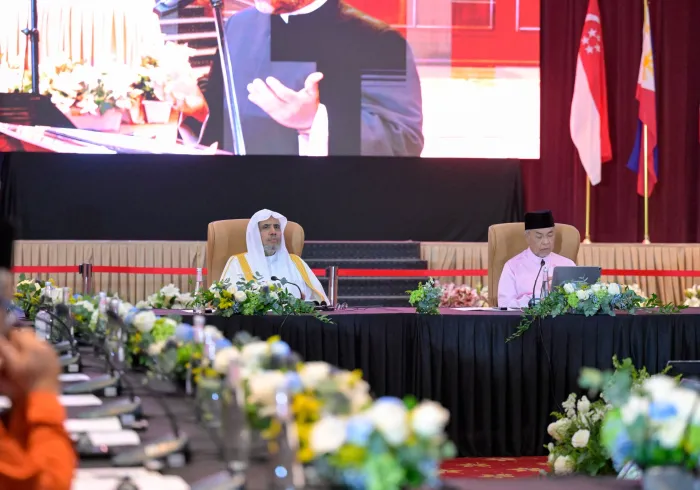 Una plataforma que reúne la voz de los ulemas del Sudeste Asiático sobre sus grandes causas, El Consejo de Ulemas del Sudeste Asiático, bajo los auspicios de la Liga del Mundo Islámico, afirmó durante su tercer foro celebrado en la capital Kuala Lumpur: