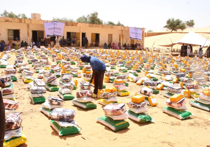 La Ligue islamique mondiale a mis en œuvre un programme de distribution de paniers alimentaires en Mauritanie, en coordination avec les autorités compétentes, afin d’atténuer les lourds dégâts causés par les torrents et les inondations