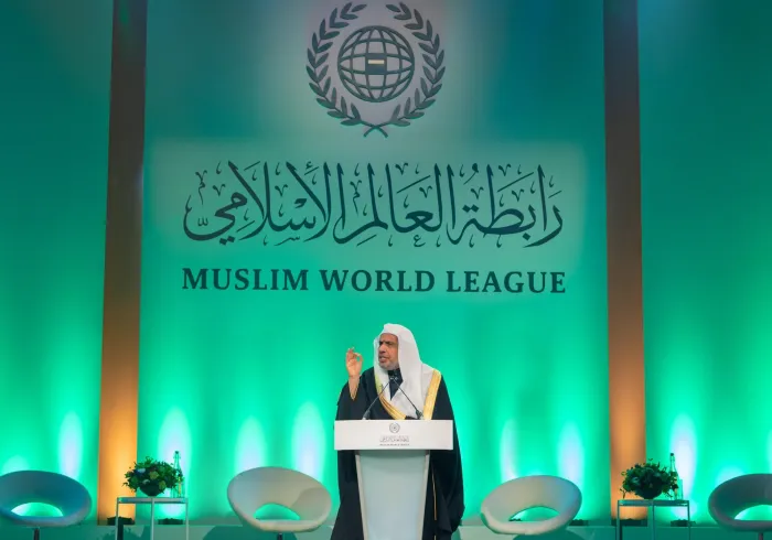 ‏⁧‫سند مکه مکرمه که به امضای مفتیان و علمای امت اسلامی از مذاهب و طوایف گوناگون رسیده و به تصویب کشورهای عضو سازمان همکاری اسلامی درآمده، دومین سند از این دست پس از سند مدینه که پیامبر بزرگوارمان، حضرت محمد مصطفی ﷺ آن را امضا کردند در تاریخ اسلام به شمار می‌رود