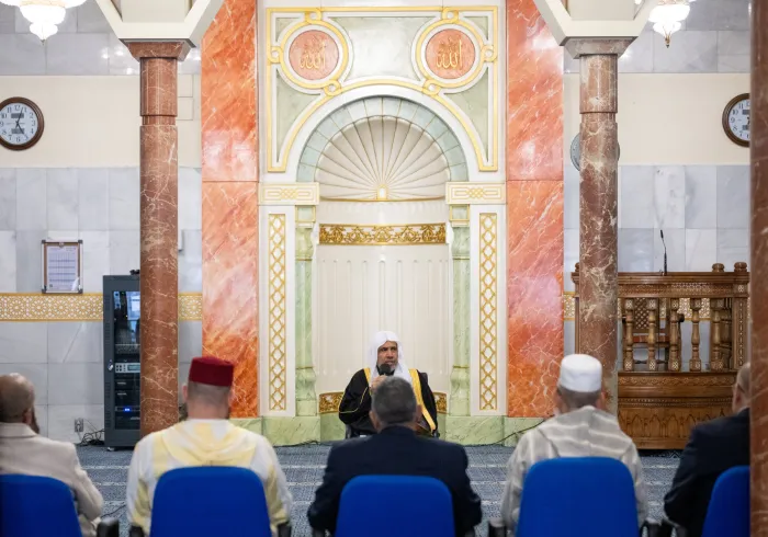 Yang Mulia Sekretaris Jenderal LMD, Ketua Organisasi Ulama Muslim, Syekh Dr. Mohammed Alissa , bertemu dengan para pengurus kegiatan Islam dari berbagai wilayah Spanyol dengan beragam latar belakang, di Masjid Pusat Liga Muslim Dunia, Madrid