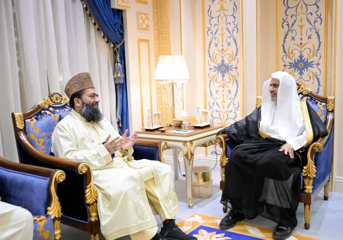 Le Secrétaire général, cheikh Mohammed Al-Issa a reçu ce soir, président de l’Organisation des imams et du Conseil des oulémas du Pakistan, cheikh Abdul Khabeer Azad