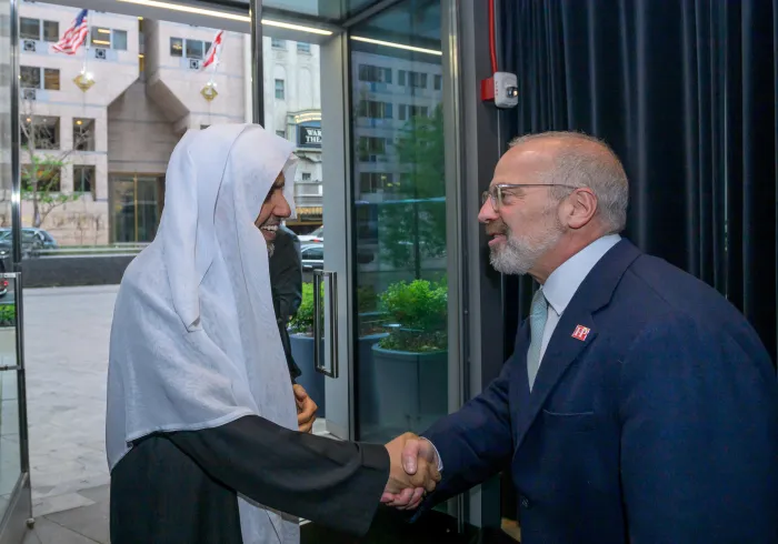 مجلة "فورين بوليسي" تستضيف الأمين العام لرابطة العالم الإسلامي