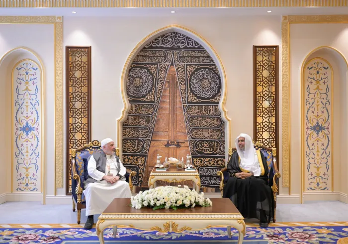 ‏استقبل معالي الأمين العام، رئيس هيئة علماء المسلمين، فضيلة الشيخ د.⁧‫محمد العيسى‬⁩‬⁩، معالي وزير الأوقاف في الجمهورية العربية السورية، فضيلة الدكتور محمد أبو الخير شكري