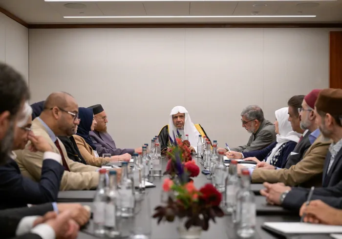 El Sheij  Dr. Mohammed Al-Issa, Secretario General, se reunió con varios responsables religiosos musulmanes, así como con un grupo de empresarios procedentes de distintas regiones del Reino Unido