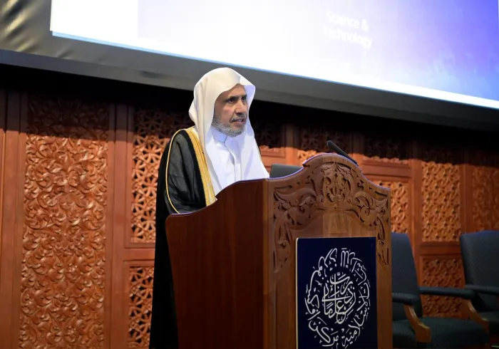 El Sheij Alissa se reúne con responsables musulmanes del Reino Unido y participa en la reunión de expertos del Centro de estudios islámicos de Oxford