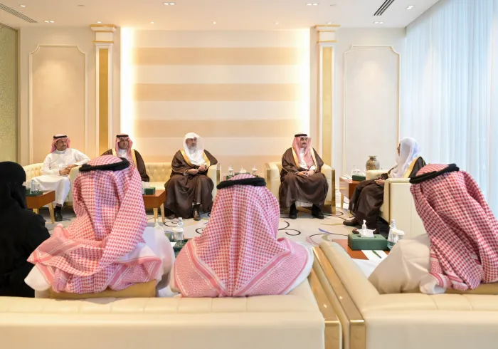 El Secretario General, el Sheij Dr. Mohammed Al-Issa , recibió hoy al presidente de la Universidad de Al-Majmaah y presidente del Consejo de Administración del Centro CIFAL de Arabia Saudita, el profesor Saleh bin Abdullah Al-Mezel