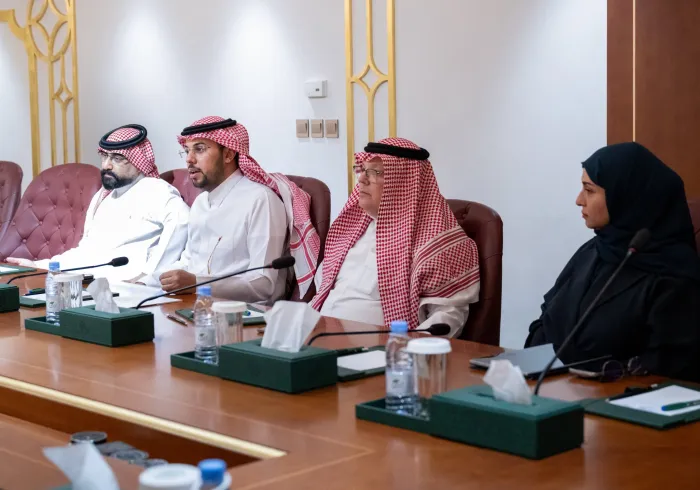 El Secretario general adjunto para la comunicación institucional, el Sr. Abdelwahab Al-Shahri, recibió en la sede de la Liga del Mundo Islámico en Riad al representante (ACNUR) ante los Estados del Consejo de Cooperación del Golfo