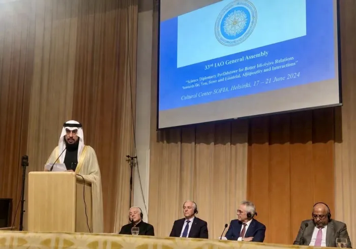 En nombre del SG, el Sheij Dr. Mohammed Al-Issa, el Secretario general adjunto, el Dr. Abdulrahman Al-Zaid, pronunció el discurso de la Liga del Mundo Islámico durante la reunión de la Asamblea parlamentaria internacional organizada por el grupo ortodoxo